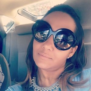 Meet your Posher, Rossy